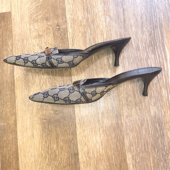 Gucci - Vintage Monogram Printed Mules - Size 9B - Excellent Price Limited Time - Picture 9 of 17
